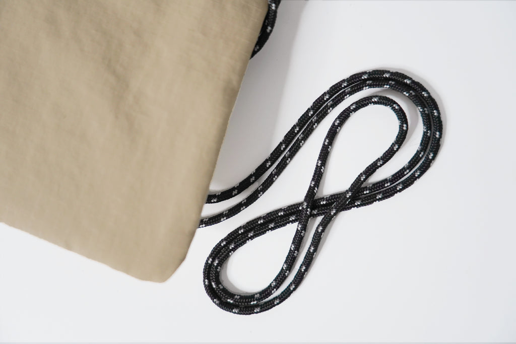 PET WALKING CROSSBODY BAG – Make dog walking a stylish journey